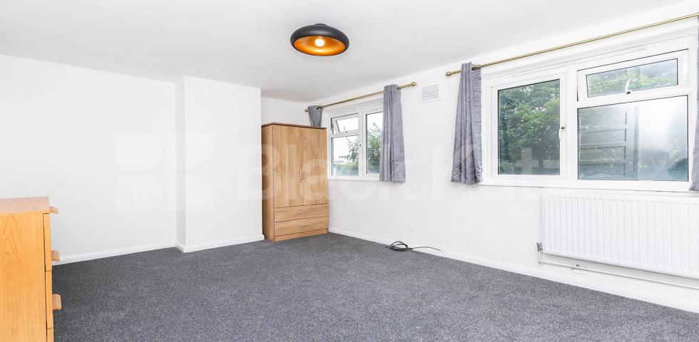 			2 Bedroom, 1 bath, 1 reception Apartment			 Kent Street, HOXTON - SHOREDITCH - HAGGERSTON 